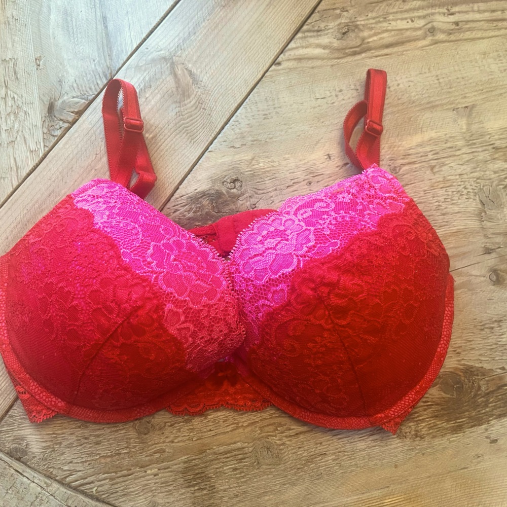 Victoria’s Secret Dream Angels Bra, Size 36D. Red with pink & red lace.